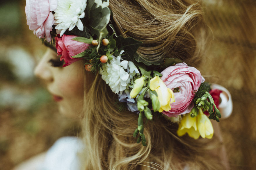 6 Ways To Include Flowers In Your Wedding