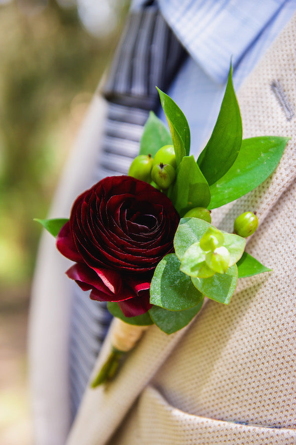 anthurium boutonniere Laurence Boutonniere