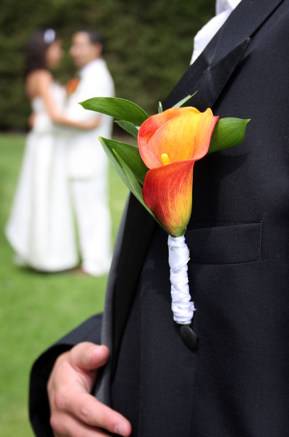 Mini Calla Boutonnieres