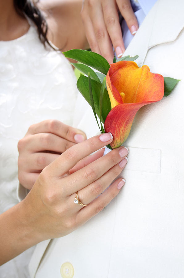 Mini Calla Boutonnieres