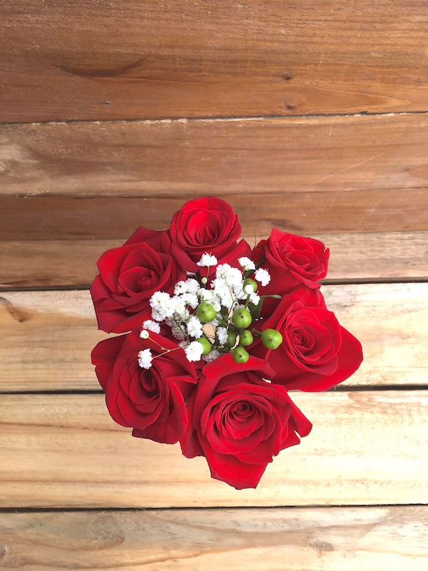 six rose bouquet